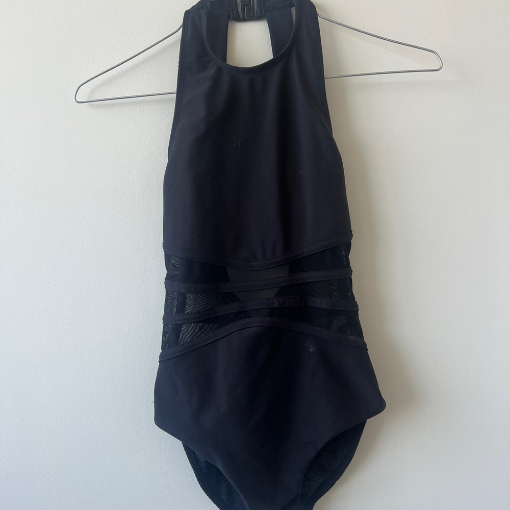 Black FIVE. Dance Leo